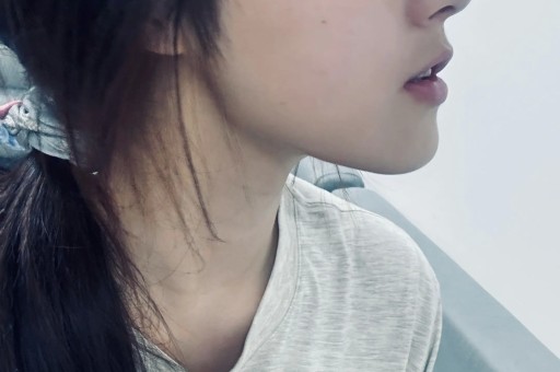 大批明星集体翻车董宇辉遭遇网友：这一次狼真的来了