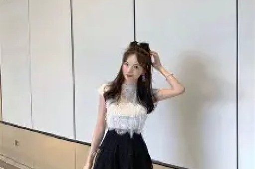 曝4瓜！湖南台女主持爱买高仿、体重反弹、怀四胎沈腾令人意外