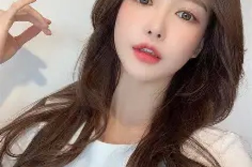 陪玩陪睡算啥？继人体盛宴、舔手指后艺人再曝阴暗面 秦岚被牵