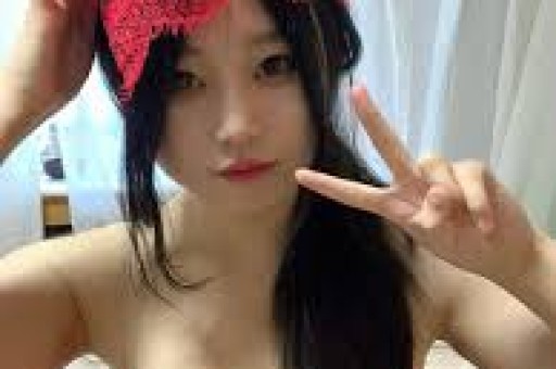 断更五个月首度发声！网红董赤赤坦言患上抑郁症遭导演恶意引导